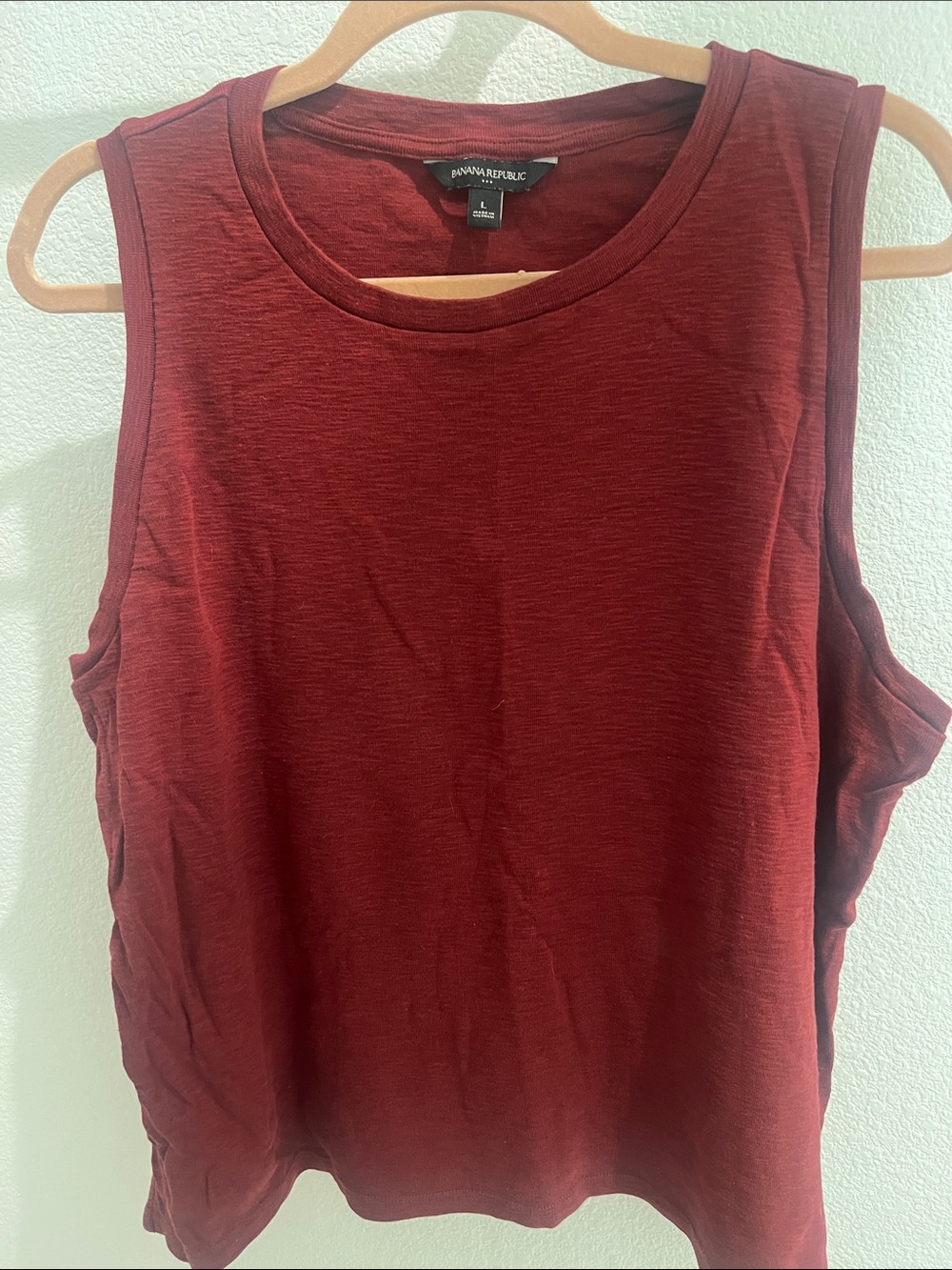 Banana Republic Women's Sleeveless Tank Top L- Deep Red
